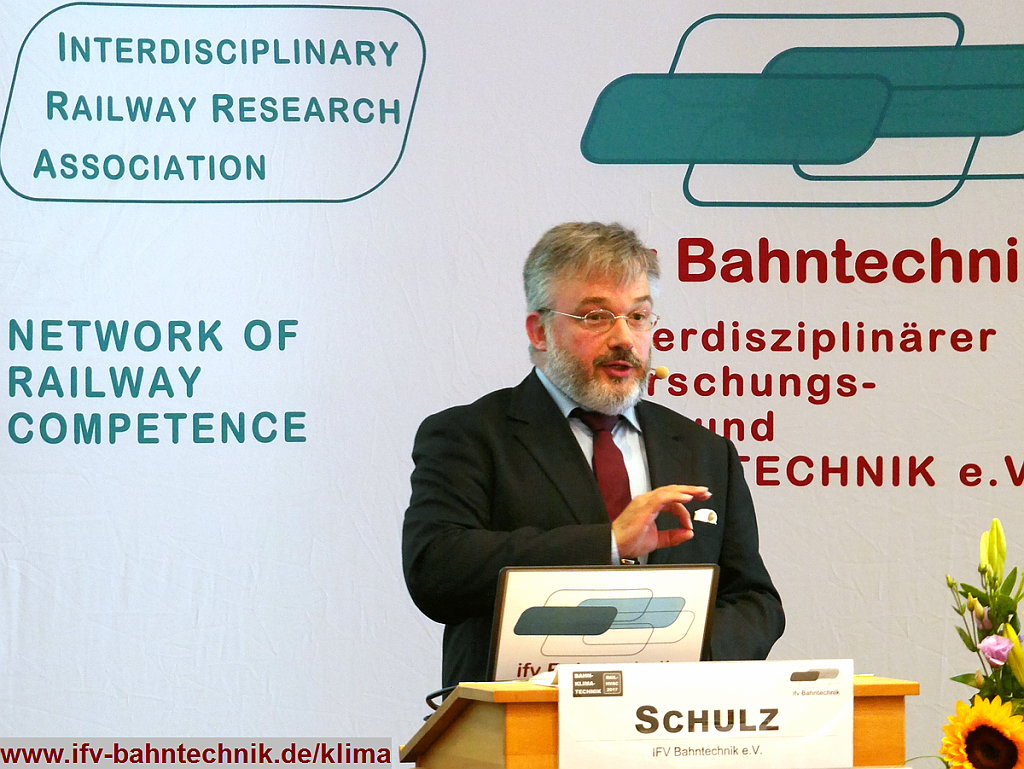 01_SCHULZ_RAIL-HVAC2017_IFV-Bahntechnik_Copyright2017 (2).png - Dipl.-Volkswirt Eckhard SCHULZ (Vereinsgeschäftsführer )- [IFV BAHNTECHNIK e.V.]:BAHN-KLIMATECHNIK (RAIL-HVAC) und BAHN-KOMFORT (RAIL-COMFORT): Technologische Herausforderungen und wirtschaftliche Chancen im Wettbewerb zwischen Bahnen, Flugzeugen, Automobilen und Bussen um zeitgemäße Mobilitätsangebote (komfortabel und umweltfreundlich)
